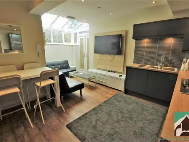 New 6 BA 6 bedroom terraced house for rent in Pershore Road, B.
