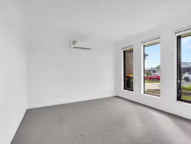 Nice 6 Calypso Circuit, Munno Para, SA 5115