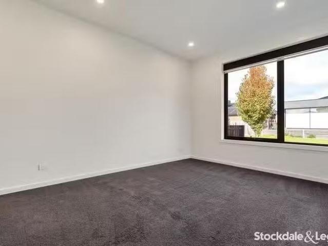 Unique 6 Coco Drive, Mickleham, VIC 3064
