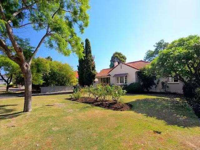 Charming 6 Fletcher St, Applecross, WA 6153