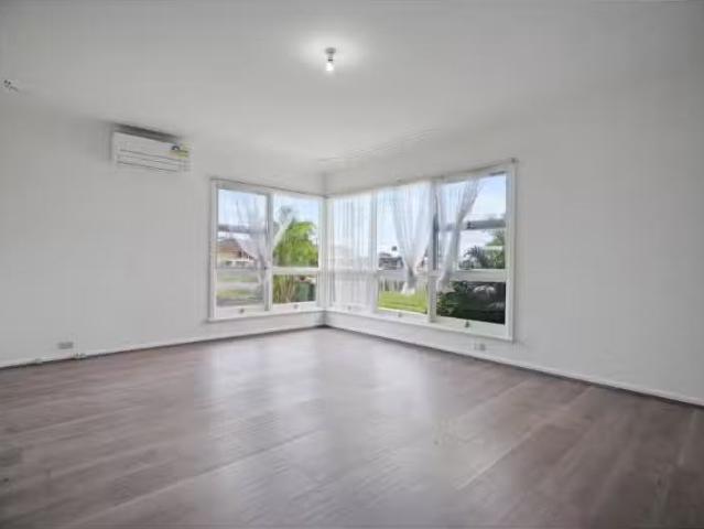 Charming 6 Hay Street, Gorokan House for rent Listed by Charl.