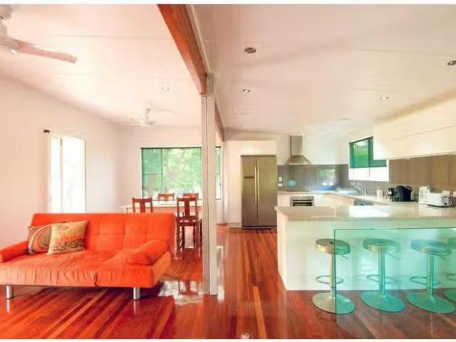 Charming 6 Hayes Avenue, Bucasia, QLD 4750