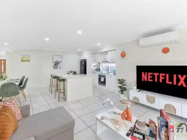 Just in! 6 Hazel Street, Pimpama, QLD 4209
