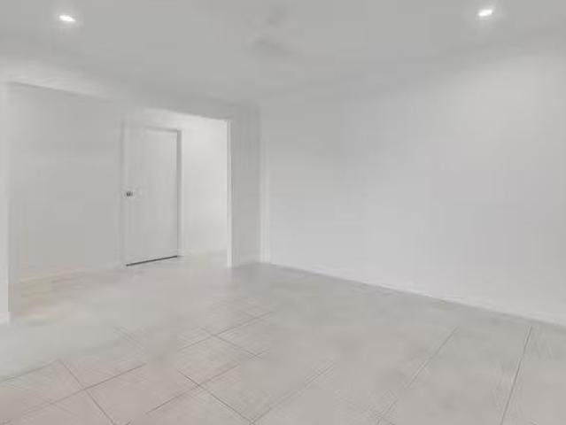 Cozy 6 Honora Street, Meringandan West, QLD 4352
