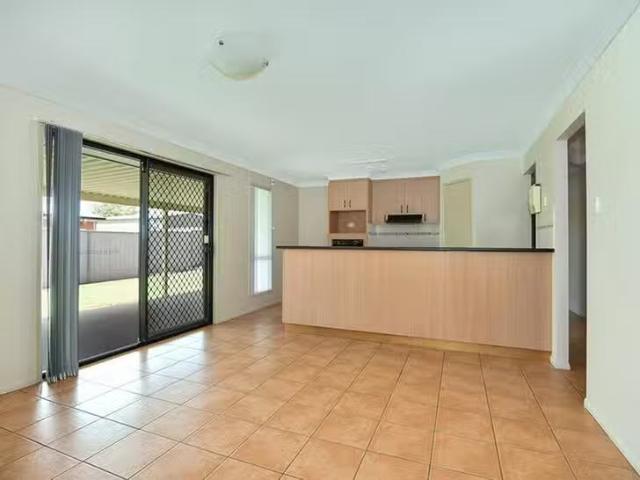 Charming 6 Pillar Street, Middle Ridge, QLD 4350