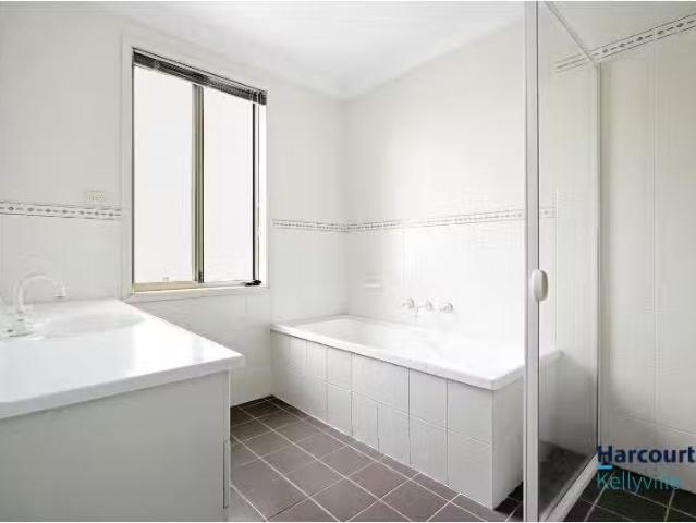 Cheap 6 Possum Way, Parklea House for rent Listed by Rajwant.