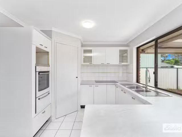 Nice 6 Roman Court, Loganholme, QLD 4129