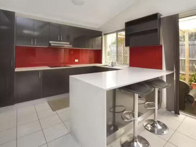 Charming 6 Sandridge Place, Springfield, QLD 4300