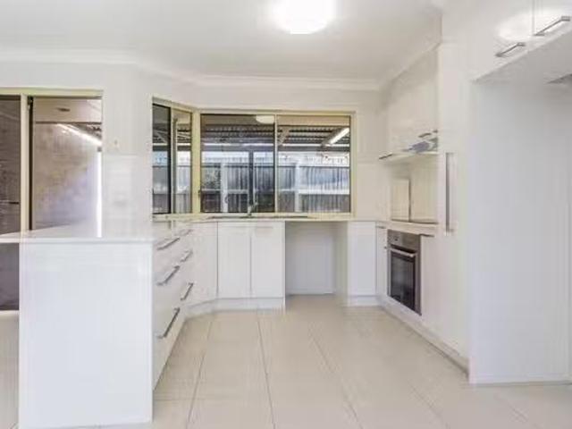 Unique 6 Southerden Drive, North Lakes, QLD 4509