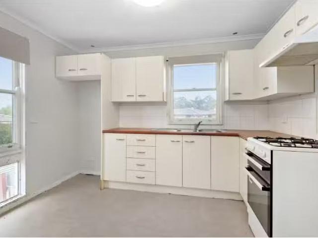Unique 6 Teece Street, Weston House for rent Listed by Adrien.