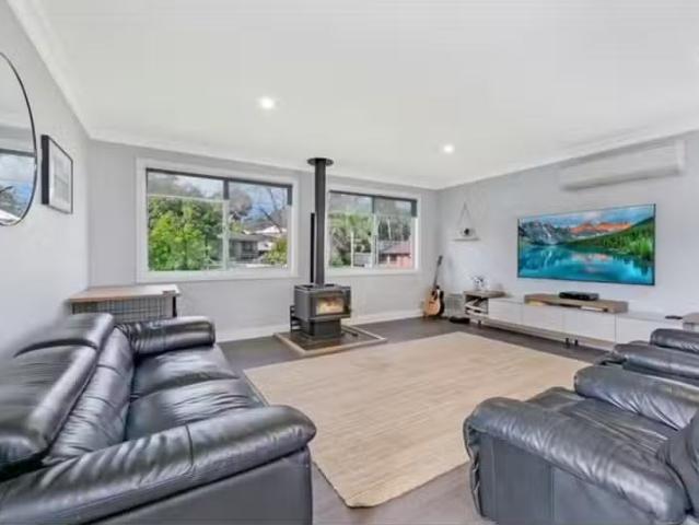 Nice 6 Tris Place, KINGS LANGLEY House for rent Listed by Cas.