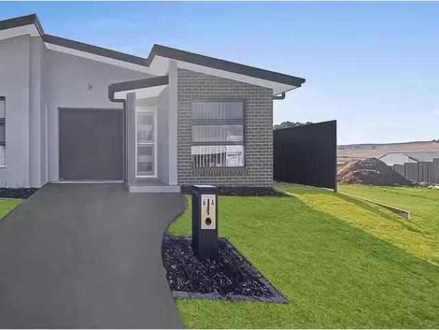 New 6B Aston Martin Drive, Goulburn House for rent Listed by.