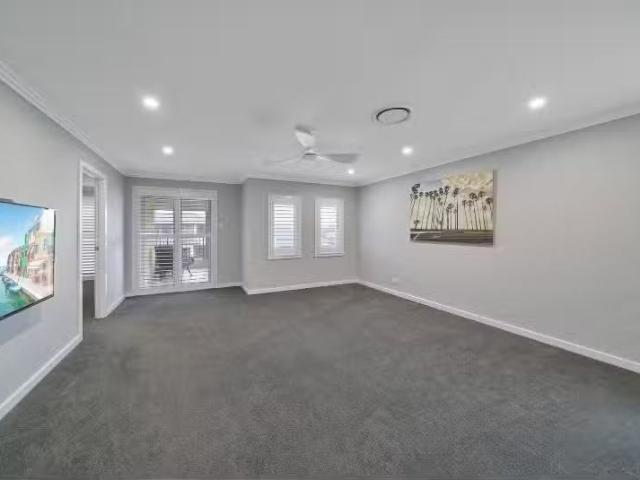 For Rent! 73 Holden Drive, ORAN PARK House for rent Listed by.