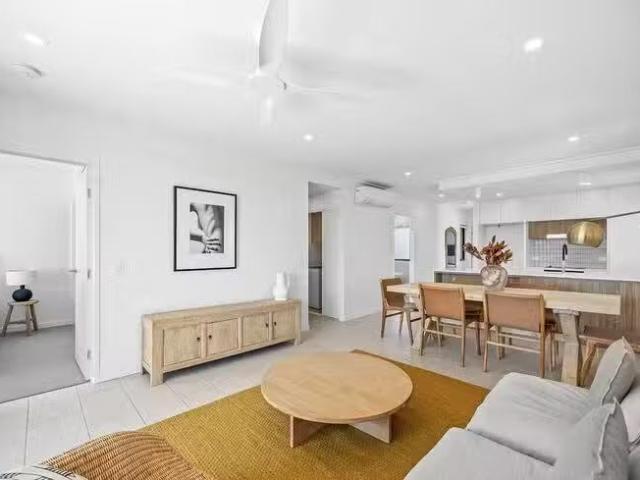 Cheap 701 Azure Court, Noosaville, QLD 4566