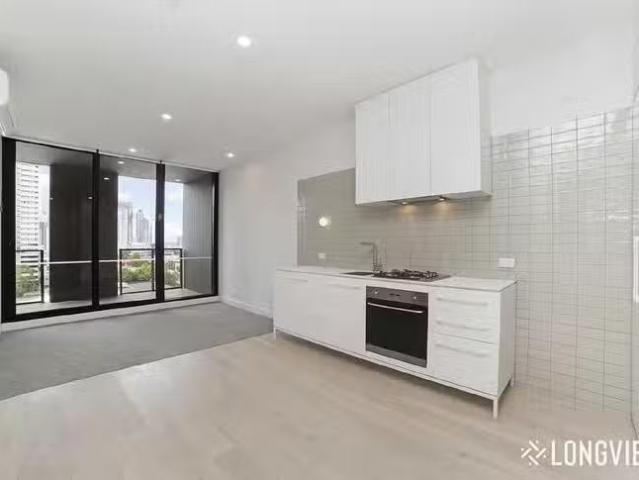 Nice 703/165 Gladstone Street, South Melbourne, VIC 3205