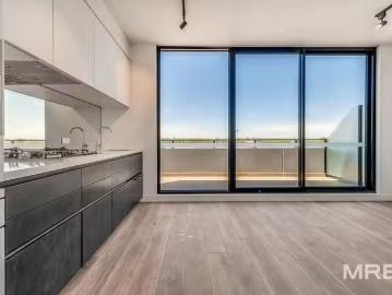 Cozy 703/25 Clifton Street, Prahran, VIC 3181