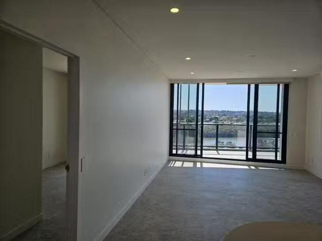 Cozy 705/8 Sanctuary Boulevard, Wentworth Point, NSW 2127