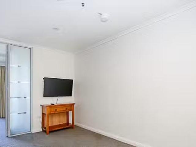 Just in! 708/2 Akuna Street, City, ACT 2601
