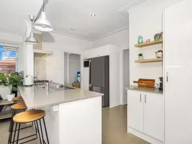 Cozy 70 Collins Street, St Marys House for rent Listed by Cen.