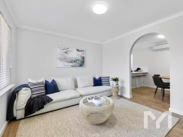 Deal! 7/15 Point Walter Road, Bicton, WA 6157