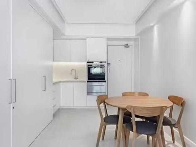 Cozy 7/2 Tusculum Street, Potts Point, NSW 2011