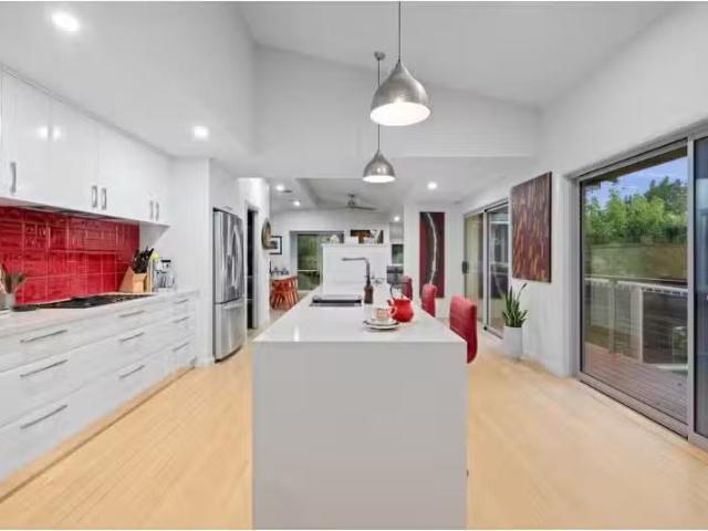 Nice 740 Yambla Place, ALBURY House for rent Listed by Sarah.