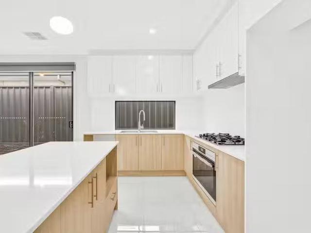 Just in! 74 Schomburgk Drive, Gawler East, SA 5118