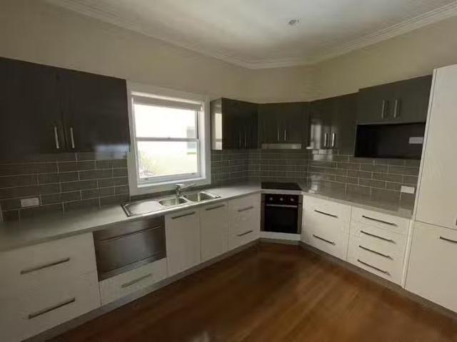 For Rent! 75 Bathurst Road, Orange, NSW 2800