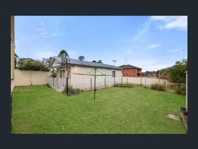 For Rent! 75A Lithgow Street, CAMPBELLTOWN Apartment for rent.