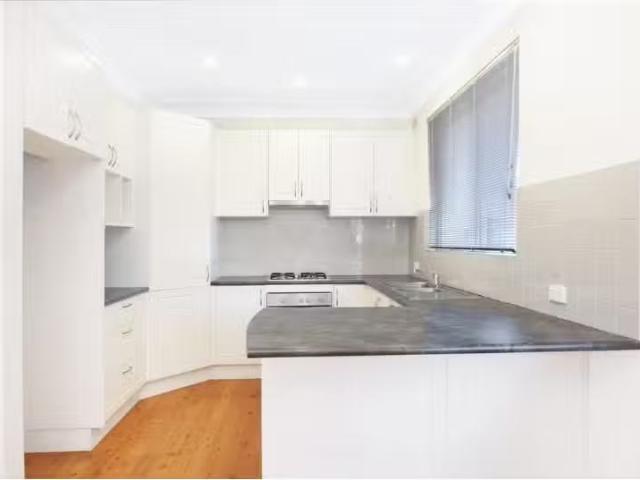 Cheap 76 Ellengowan Cres, Fairy Meadow House for rent Listed.