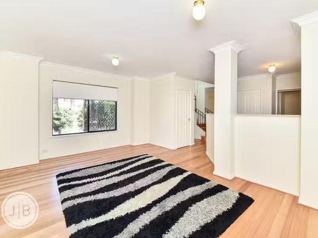 Cheap 7/8 Sleat Road, Mount Pleasant, WA 6153