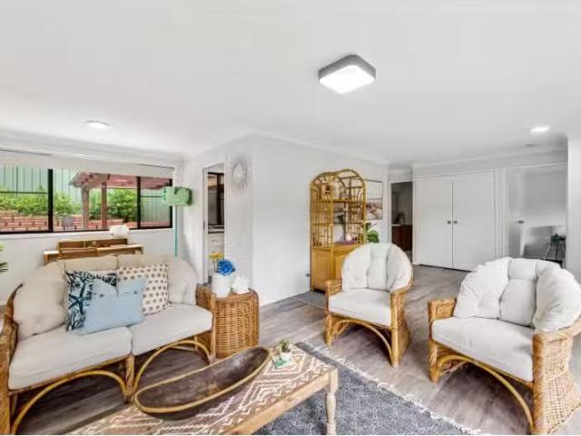 Cozy 7 Mc Laren Drive, Port Macquarie House for rent Listed b.