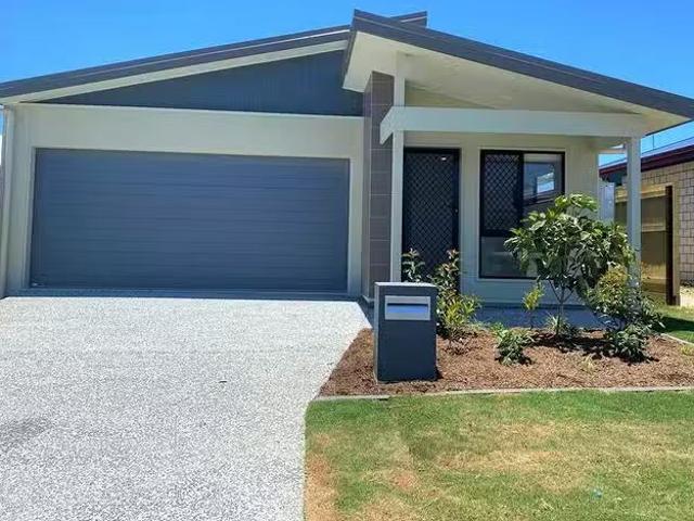 Just in! 7 Mossman Place, South Maclean, QLD 4280