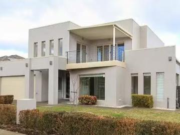Unique 7 Nathan Street, Deakin, ACT 2600