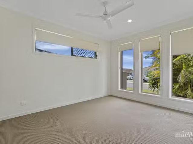Deal! 7 Babich Court, Holmview, QLD 4207