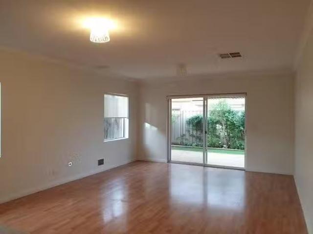 Nice 7 Biddiarra Bend, Southern River, WA 6110