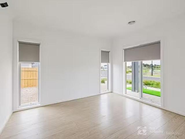 Charming 7 Cobram Drive, Eynesbury, VIC 3338
