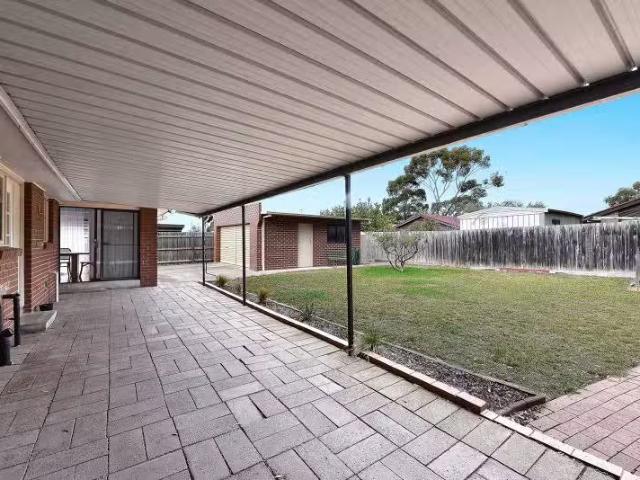 Rental! 7 Elba Place, Keilor Downs VIC 3038