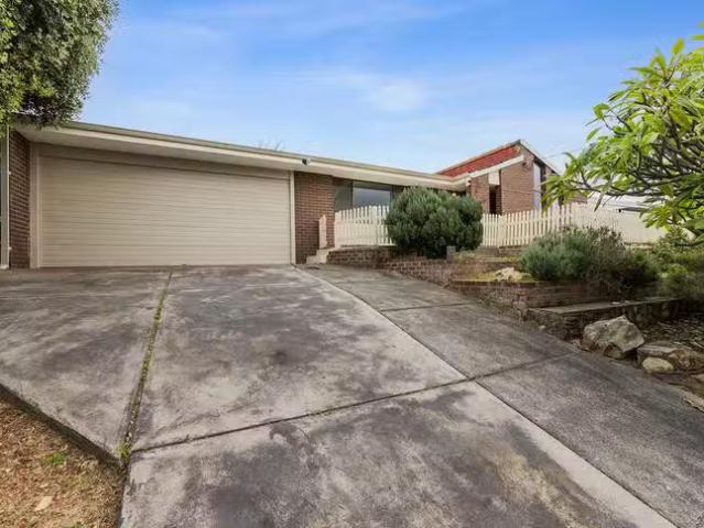 Unique 7 Hillside Road, Mount Richon, WA 6112