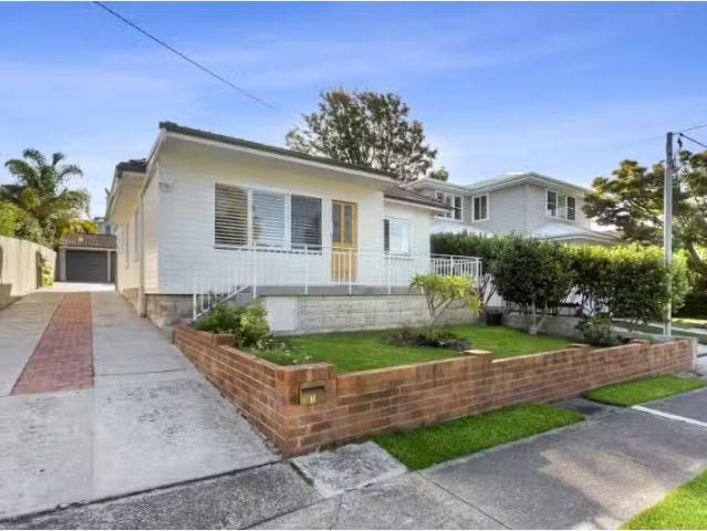Deal! 7 Kempbridge Avenue, Seaforth House for rent Listed by.