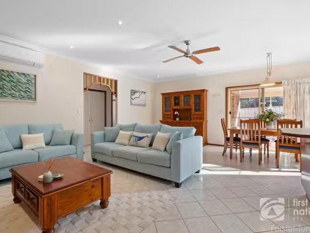 Charming 7 Lutea Place, Forster, NSW 2428