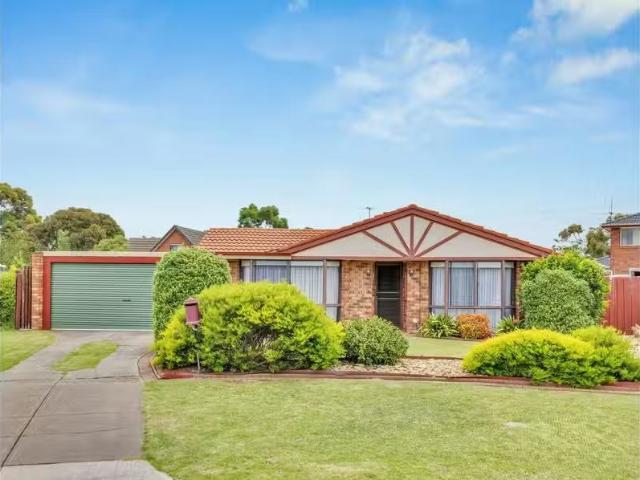 Cheap 7 St John Place, Melton West VIC 3337