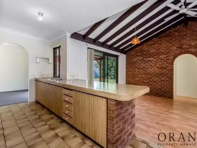 Charming 7 Salvador Close, Safety Bay, WA 6169