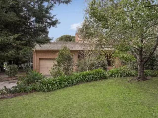 Charming 7 Shelley Court, Templestowe VIC 3106 House Auction