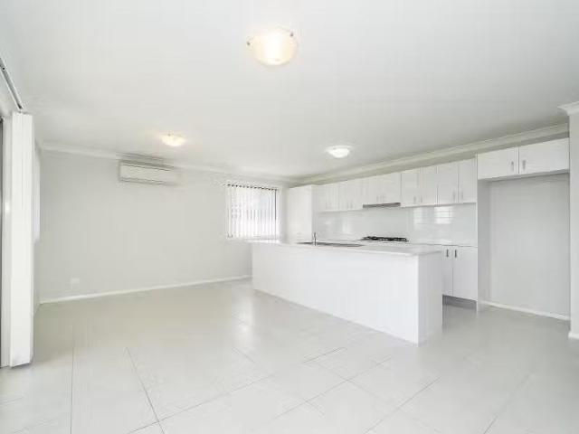Just in! 7 Skimmer Street, Chisholm House for rent Listed by.