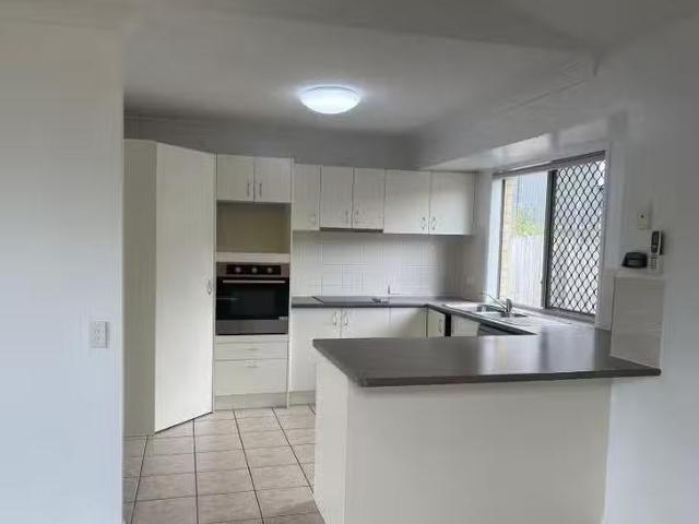 Cozy 7 Tiarnna Close, Burleigh Heads, QLD 4220