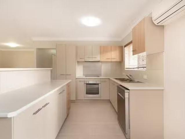 Unique 7 Trevi Street, Jindalee, QLD 4074