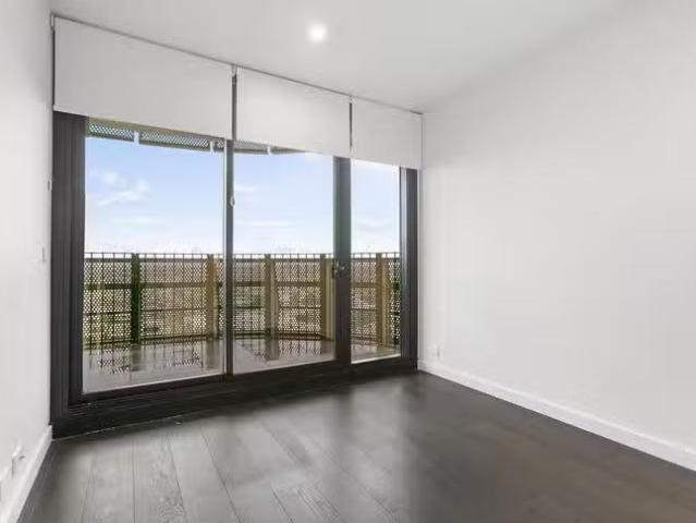 Cheap 802/151 Berkeley Street, Melbourne, VIC 3000