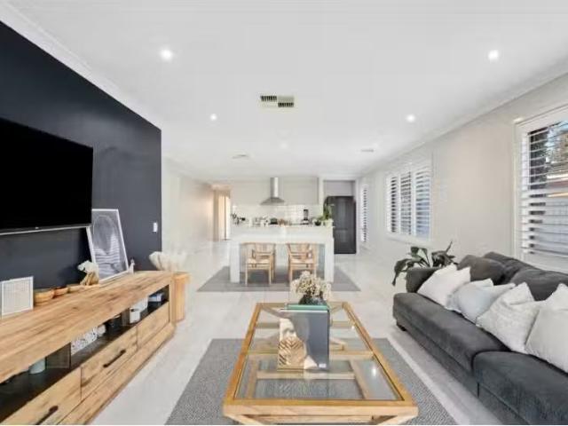 Nice 80 Greta Drive, HAMILTON VALLEY House for rent Listed by.