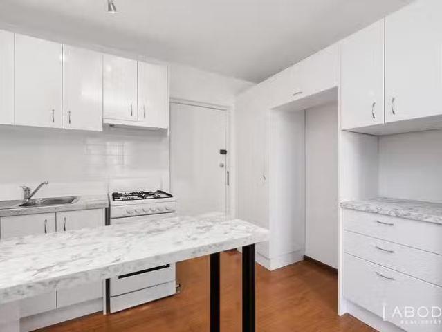 Deal! 8/10 Murray Avenue, Mosman Park, WA 6012